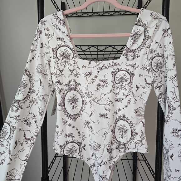 NWT Francesca's Cottage Elegant White and Brown Bodysuit - Picture 2 of 4